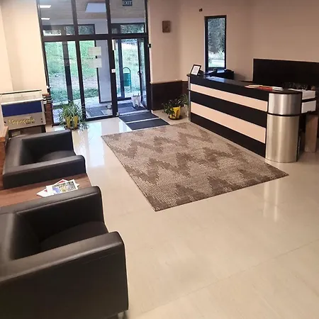High Five Apartman *